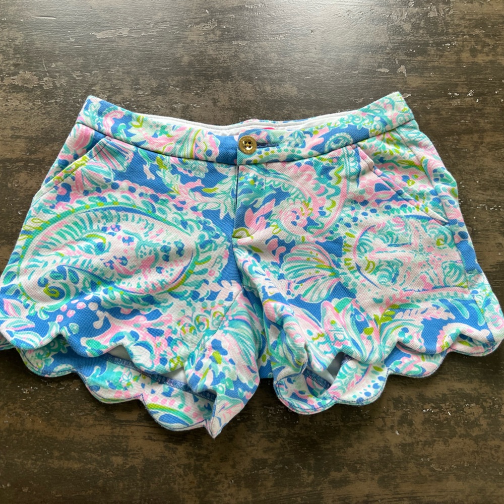 Lilly Pulitzer pattern buttercup shorts 00
